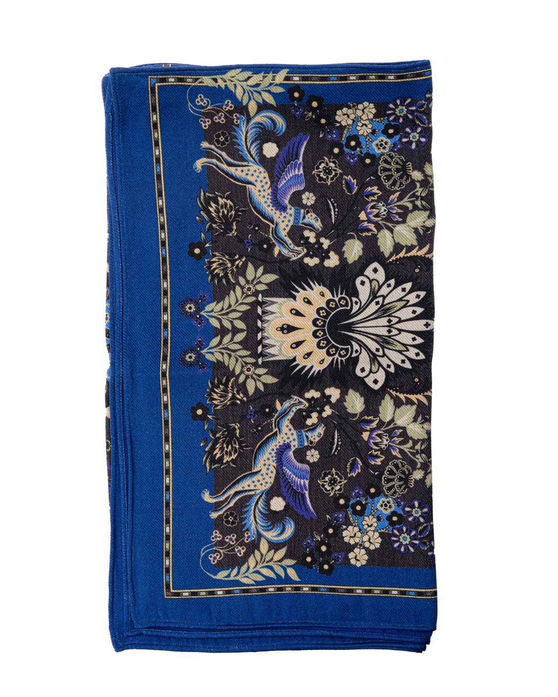 shop ETRO Saldi Mantella: Etro mantella in lana vergine stampata.
Stampa piazzata ramage floreale e animali mitologici.
Composizione: 76% lana vergine, 22% poliestere, 2% poliammide.
Fabbricato in Italia.. 17117 9519-0001 number 1490210